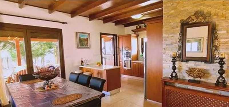 3-bedroom villa to rent: https://www.bazaraki.com/adv/5796769_3-bedroom-villa-to-rent (www.bazaraki.com)