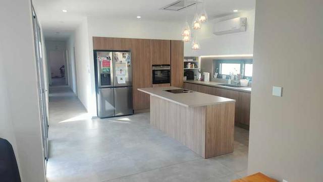 5-bedroom detached house for sale: https://www.bazaraki.com/adv/5786449_5-bedroom-detached-house-for-sale (www.bazaraki.com)