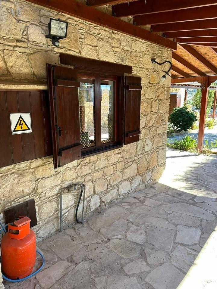 2 Bedroom Bungalow For Rent: https://www.zyprus.com/property/39368/2-bedrooms-house-bungalow-in-tala-paphos (www.zyprus.com)
