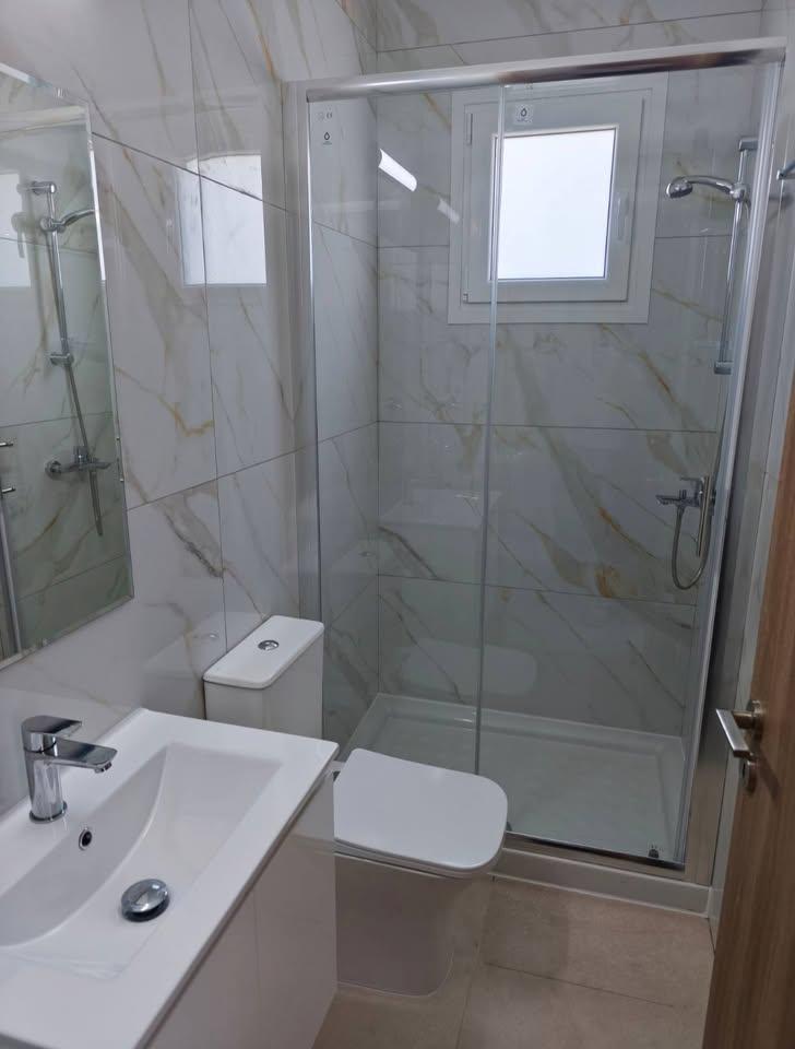3 Bedroom Semi Detached House (All Bills Included): https://www.facebook.com/marketplace/item/29604228602558433 (www.facebook.com)