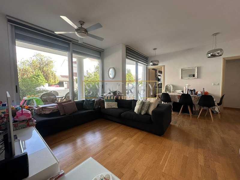 3-bedroom apartment for sale: https://www.bazaraki.com/adv/5795488_3-bedroom-apartment-for-sale (www.bazaraki.com)