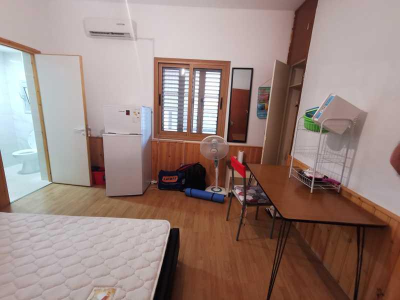 Double room with on suite. zakaki, limassol. close to the new port: https://www.bazaraki.com/adv/5793625_double-room-with-on-suite-to-rent-zakaki-limassol-close-to-the-new-port (www.bazaraki.com)