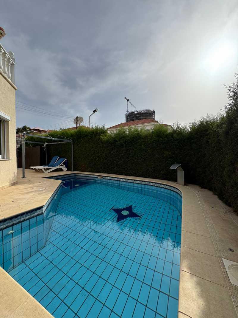 4-bedroom villa to rent: https://www.bazaraki.com/adv/5793338_4-bedroom-villa-to-rent (www.bazaraki.com)