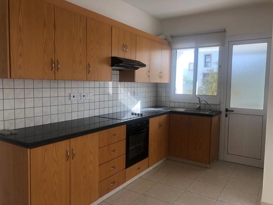 1 bed 1 bath Flat/apartment: https://www.facebook.com/marketplace/item/1209264040905353 (www.facebook.com)
