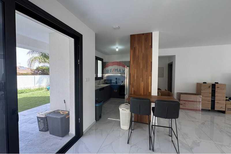 3-bedroom detached house for sale: https://www.bazaraki.com/adv/5789326_3-bedroom-detached-house-for-sale (www.bazaraki.com)