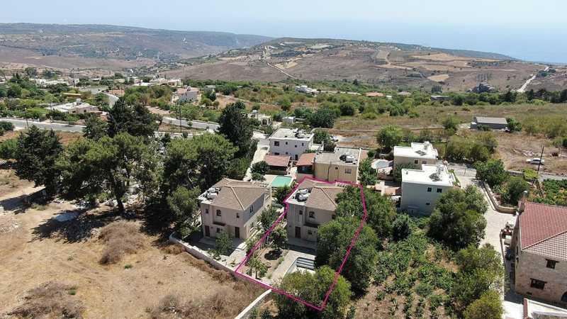 4-bedroom detached house for sale: https://www.bazaraki.com/adv/5799554_4-bedroom-detached-house-for-sale (www.bazaraki.com)