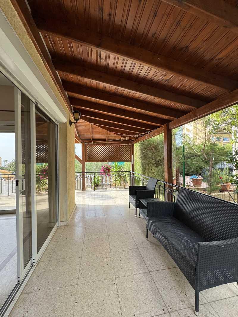 4-bedroom villa to rent: https://www.bazaraki.com/adv/5793338_4-bedroom-villa-to-rent (www.bazaraki.com)