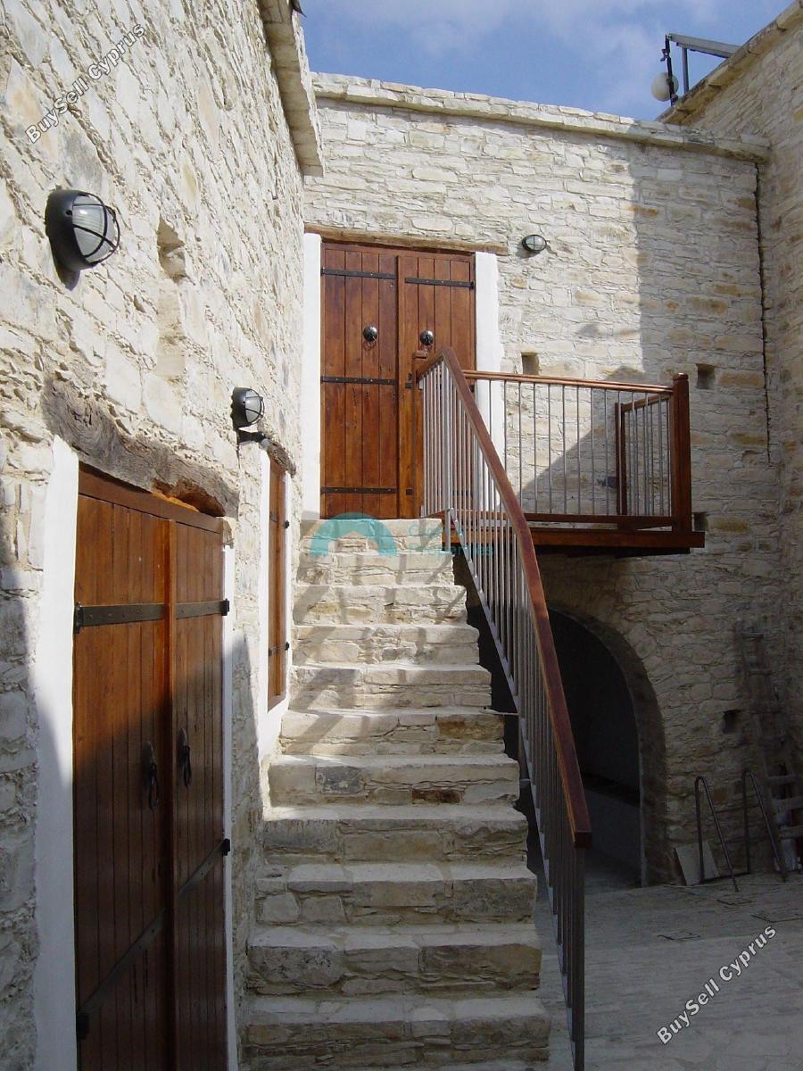 3 Bedroom Semi-detached house to rent in Vavla, Larnaca: https://www.buysellcyprus.com/property-for-rent/larnaca/vavla/3-bed-semi-detached-house-to-rent-vavla-larnaca-1800789.html (www.buysellcyprus.com)