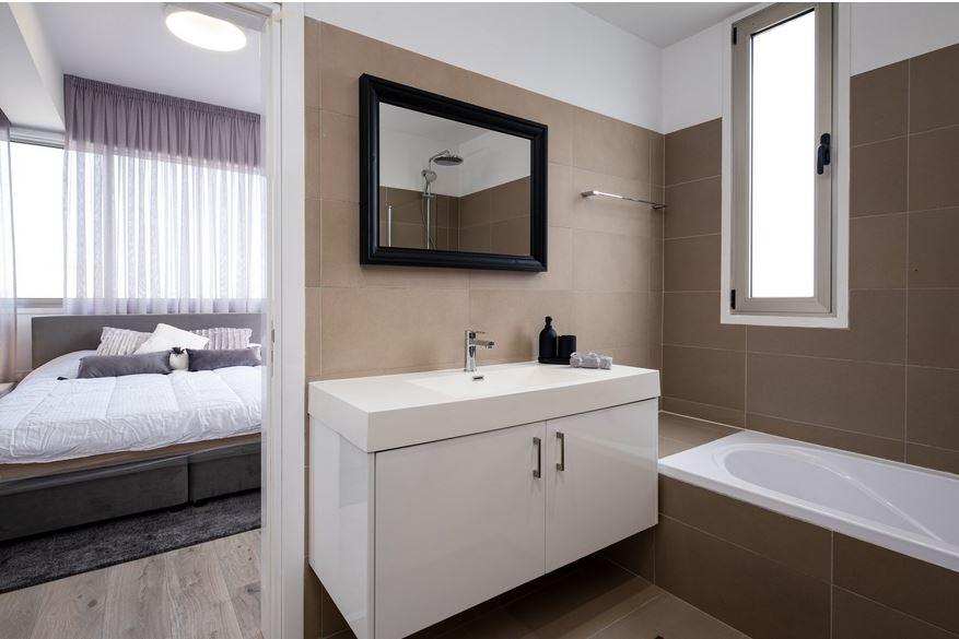 New 6-bedroom penthouse for rent in Town Center Larnaca, Cyprus. - Object № 150079: https://dom.com.cy/en/catalog/rent/150079/ (dom.com.cy)