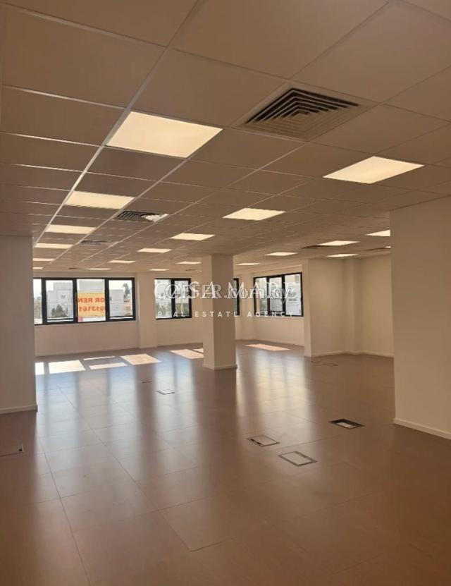 3 bedrooms Office in Strovolos: https://www.offer.com.cy/en/3-bedrooms-office-in-strovolos/21-816635/ (www.offer.com.cy)