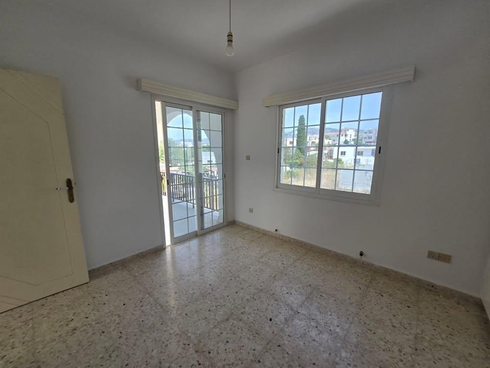 3 Beds 2 Baths House: https://www.facebook.com/marketplace/item/622762424144560 (www.facebook.com)