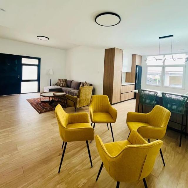2-bedroom flat in Limassol №153340: https://dom.com.cy/en/catalog/rent/153340/ (dom.com.cy)