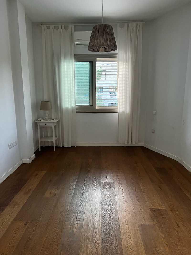 3-bedroom penthouse to rent: https://www.bazaraki.com/adv/5787125_3-bedroom-penthouse-to-rent (www.bazaraki.com)