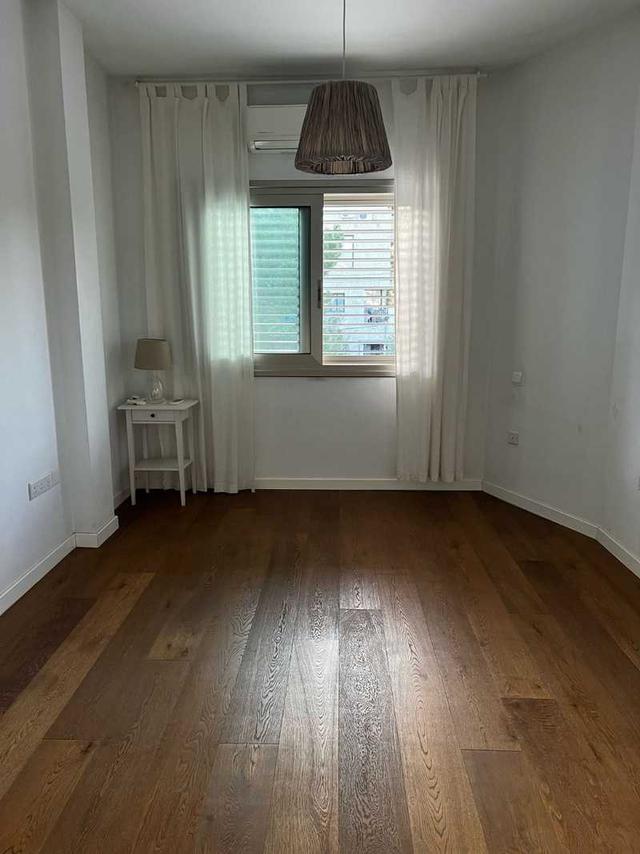 3-bedroom penthouse to rent: https://www.bazaraki.com/adv/5787125_3-bedroom-penthouse-to-rent (www.bazaraki.com)