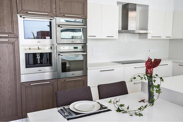 New 5-bedroom villa in Famagusta № 152048: https://dom.com.cy/en/catalog/sale/152048/ (dom.com.cy)