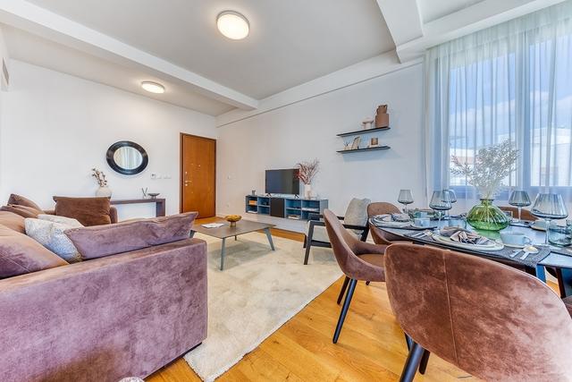 4-bedroom penthouse in Limassol №150196: https://dom.com.cy/en/catalog/rent/150196/ (dom.com.cy)
