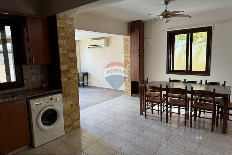 5-bedroom detached house for sale: https://www.bazaraki.com/adv/5789320_5-bedroom-detached-house-for-sale (www.bazaraki.com)