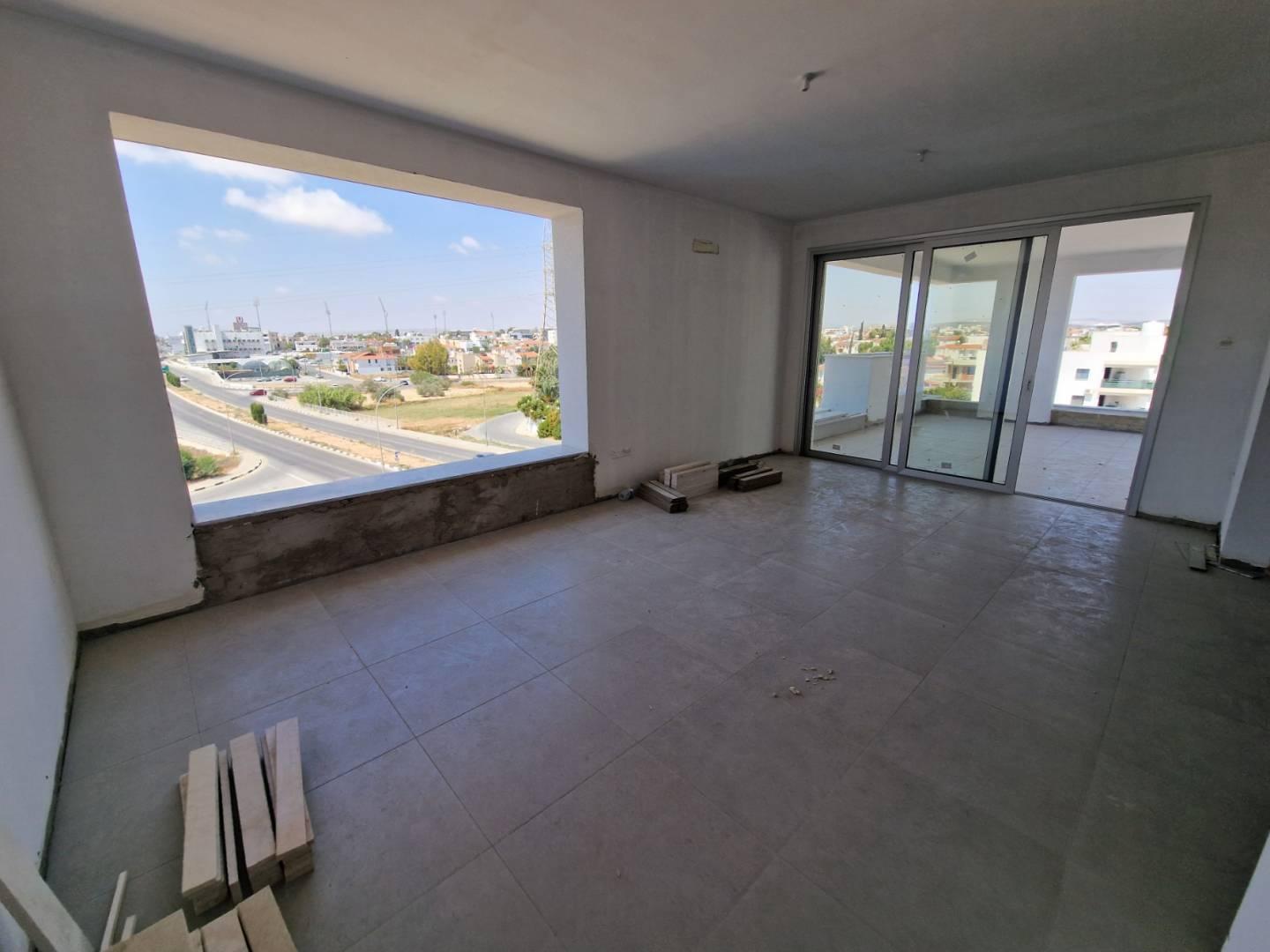 New 3-bedroom penthouse in Larnaca № 153917: https://dom.com.cy/en/catalog/sale/153917/ (dom.com.cy)