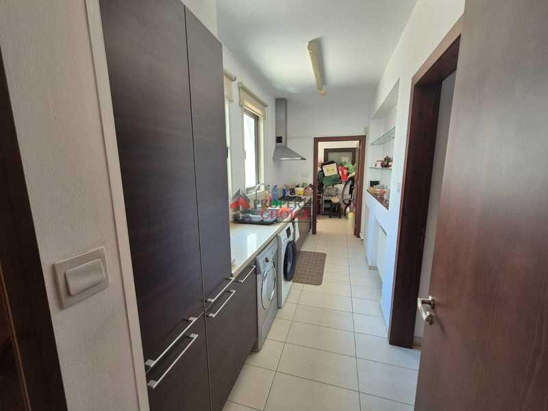 4-bedroom villa for sale: https://www.bazaraki.com/adv/5791407_4-bedroom-villa-for-sale (www.bazaraki.com)