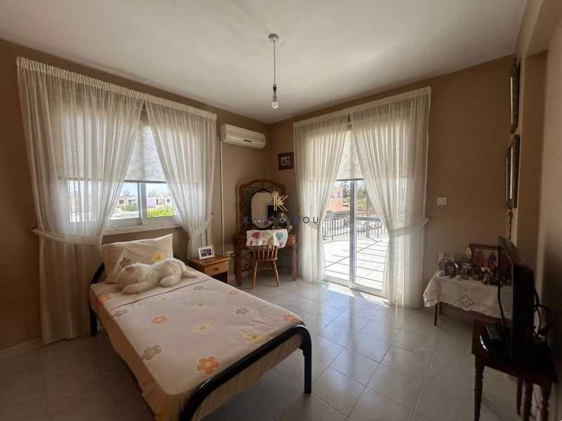 3-bedroom detached house for sale: https://www.bazaraki.com/adv/5794825_3-bedroom-detached-house-for-sale (www.bazaraki.com)