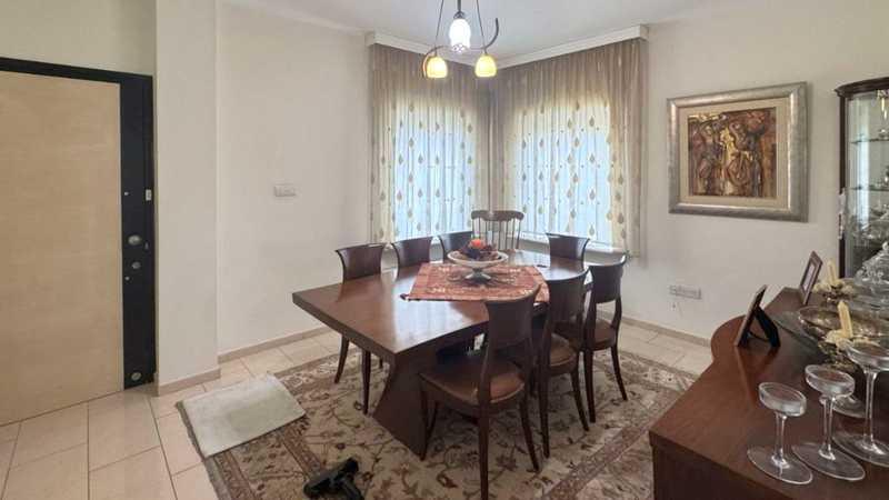 4-bedroom villa for sale: https://www.bazaraki.com/adv/5790833_4-bedroom-villa-for-sale (www.bazaraki.com)