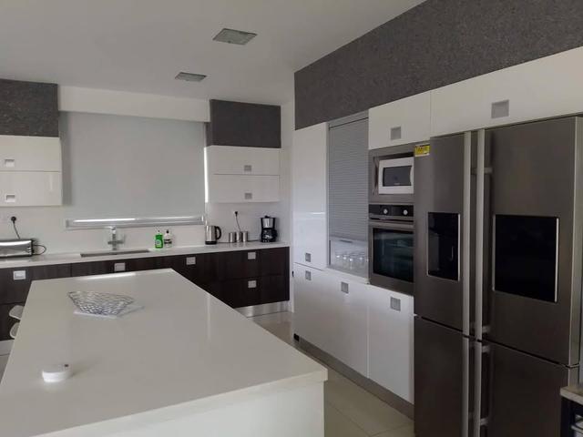 6 Bedrooms Villa in Peyia: https://www.facebook.com/marketplace/item/615365181479470 (www.facebook.com)