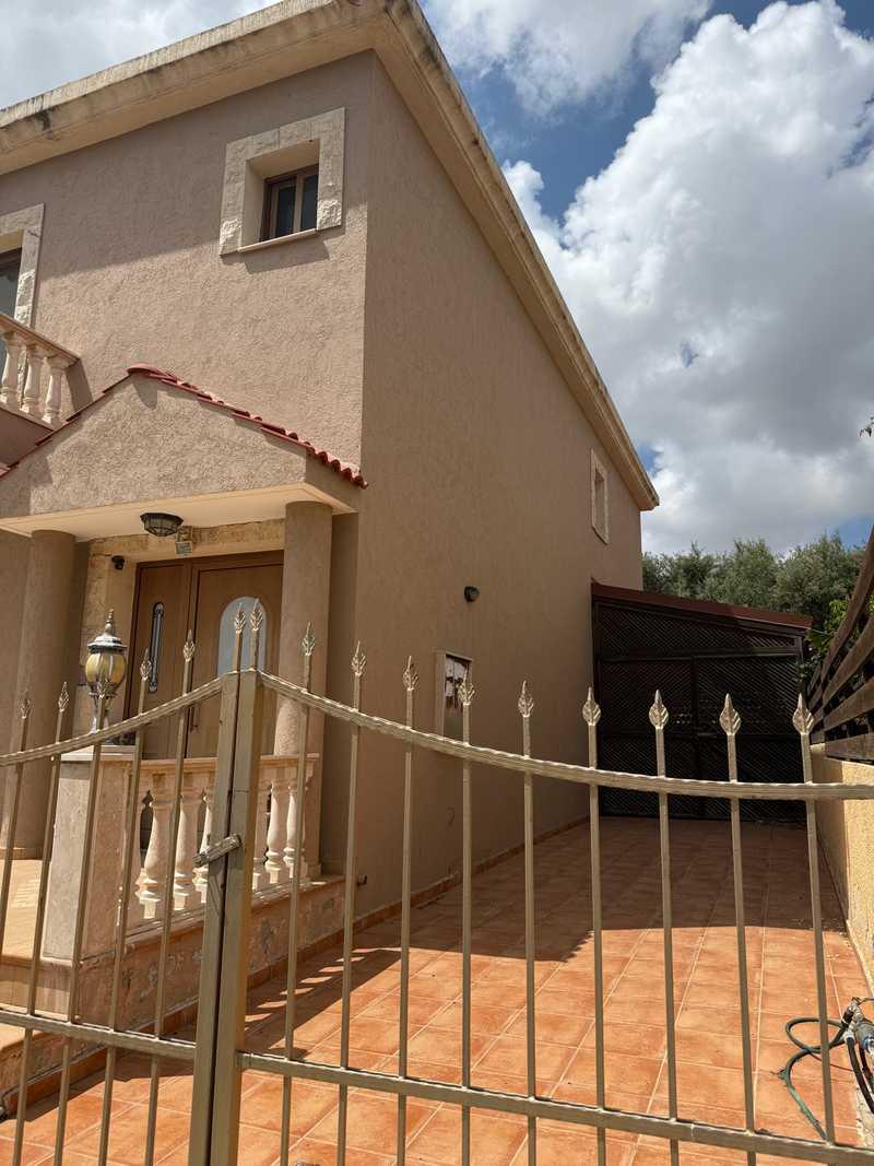 3-bedroom detached house for sale: https://www.bazaraki.com/adv/5790903_3-bedroom-detached-house-for-sale (www.bazaraki.com)