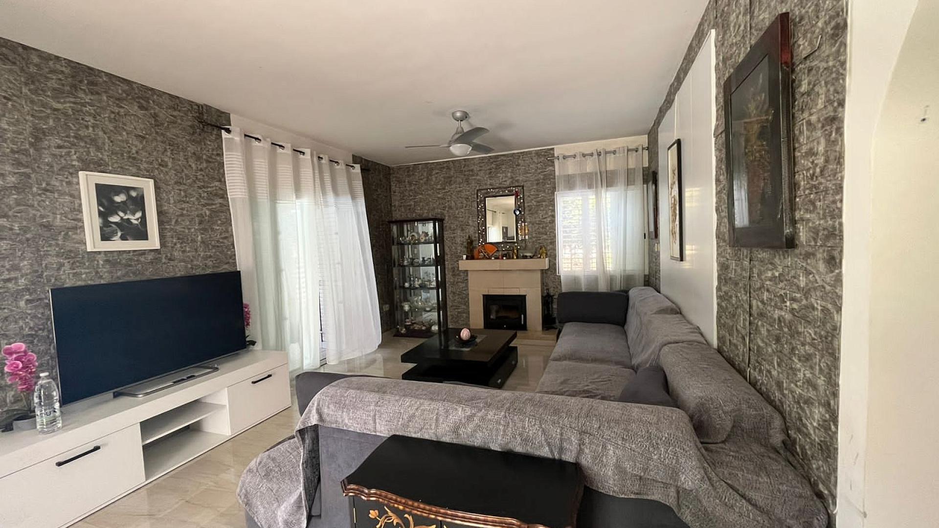 4-bedroom house in Paphos №153688: https://dom.com.cy/en/catalog/rent/153688/ (dom.com.cy)