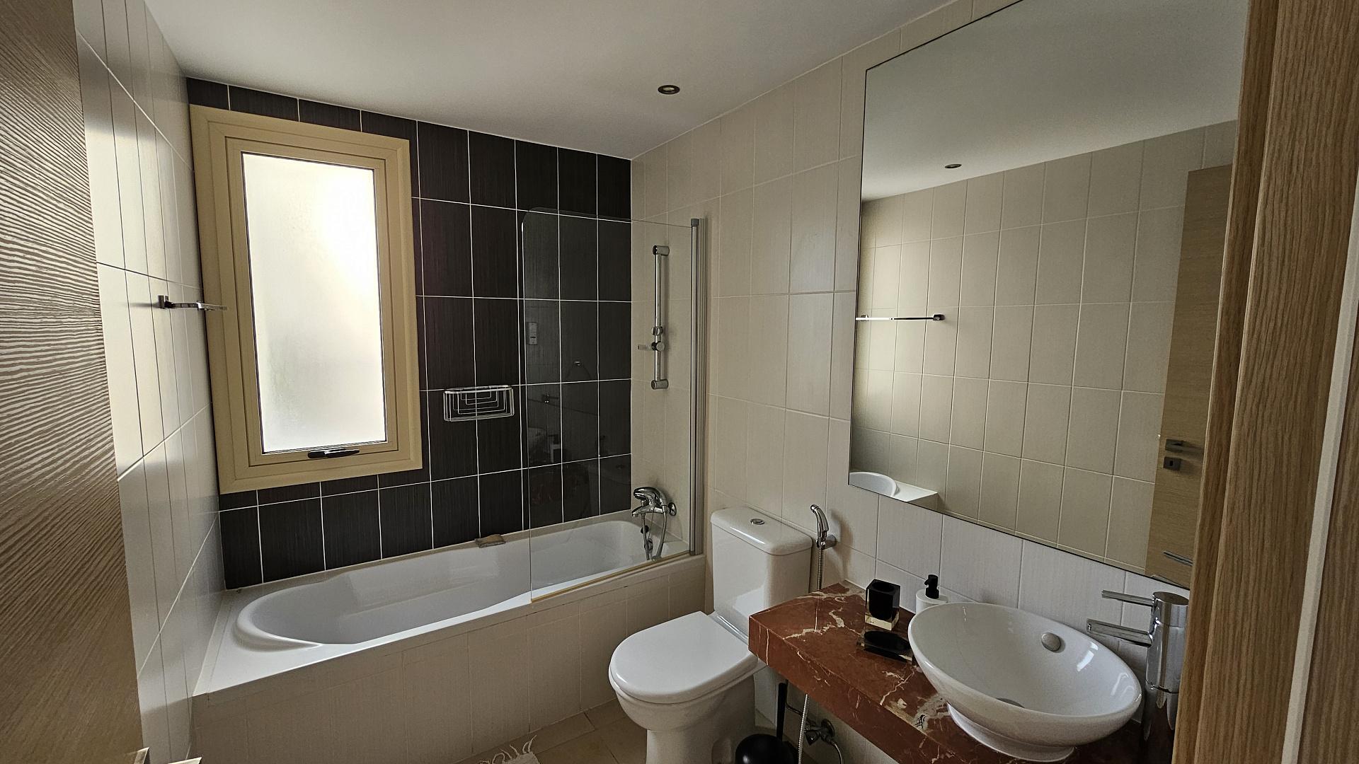 3-bedroom apartment in Paphos № 154001: https://dom.com.cy/en/catalog/sale/154001/ (dom.com.cy)