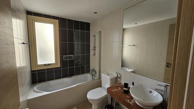 3-bedroom apartment in Paphos № 154001: https://dom.com.cy/en/catalog/sale/154001/ (dom.com.cy)