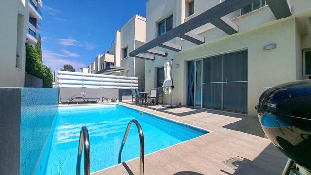 4-bedroom villa in Limassol №151924: https://dom.com.cy/en/catalog/rent/151924/ (dom.com.cy)