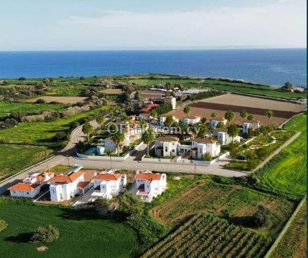 SEASIDE ELEGANCE EXLUSIVE VILLA COLLECTION IN MARONI-ZYGI: https://www.offer.com.cy/en/seaside-elegance-exlusive-villa-collection-in-maroni-zygi/21-816645/ (www.offer.com.cy)
