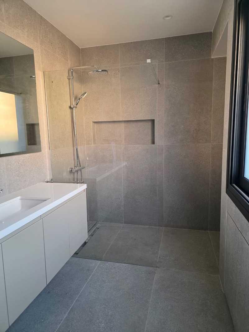 3-bedroom apartment to rent: https://www.bazaraki.com/adv/5798279_3-bedroom-apartment-to-rent (www.bazaraki.com)