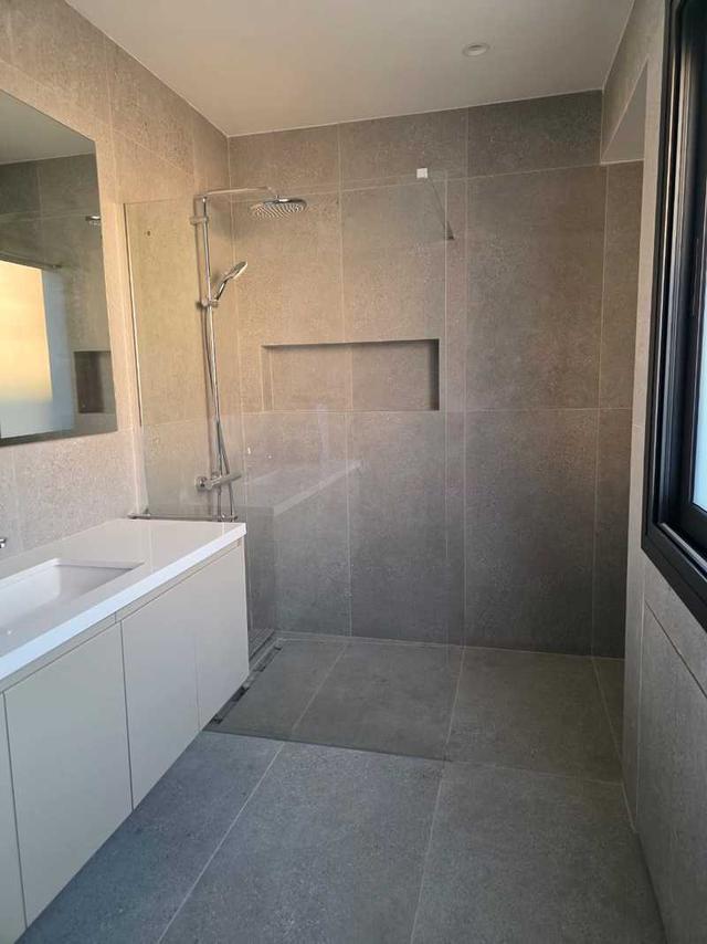 3-bedroom apartment to rent: https://www.bazaraki.com/adv/5798279_3-bedroom-apartment-to-rent (www.bazaraki.com)