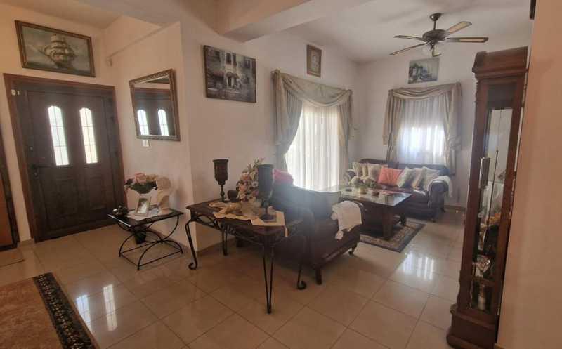 3-bedroom villa for sale: https://www.bazaraki.com/adv/5795686_3-bedroom-villa-for-sale (www.bazaraki.com)