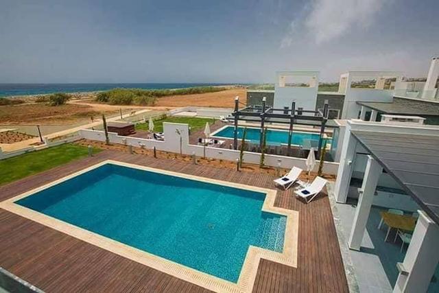 New 5-bedroom villa in Famagusta № 152048: https://dom.com.cy/en/catalog/sale/152048/ (dom.com.cy)