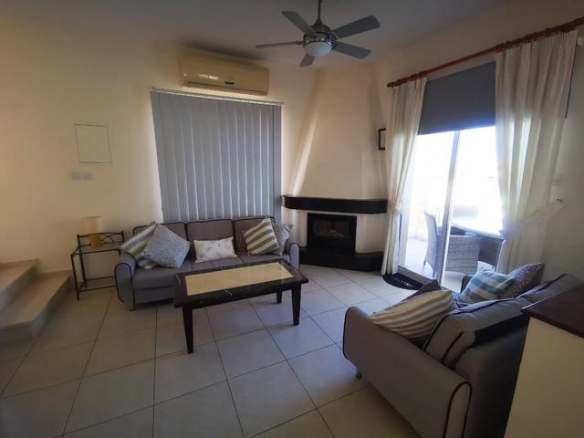 3 beds 3 baths House: https://www.facebook.com/marketplace/item/1168076038336278 (www.facebook.com)