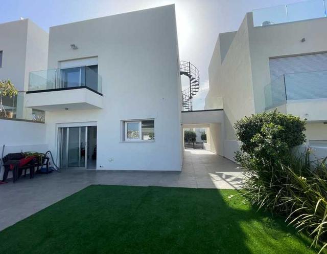 3-bedroom semi-detached to rent: https://www.bazaraki.com/adv/5795693_3-bedroom-semi-detached-to-rent (www.bazaraki.com)