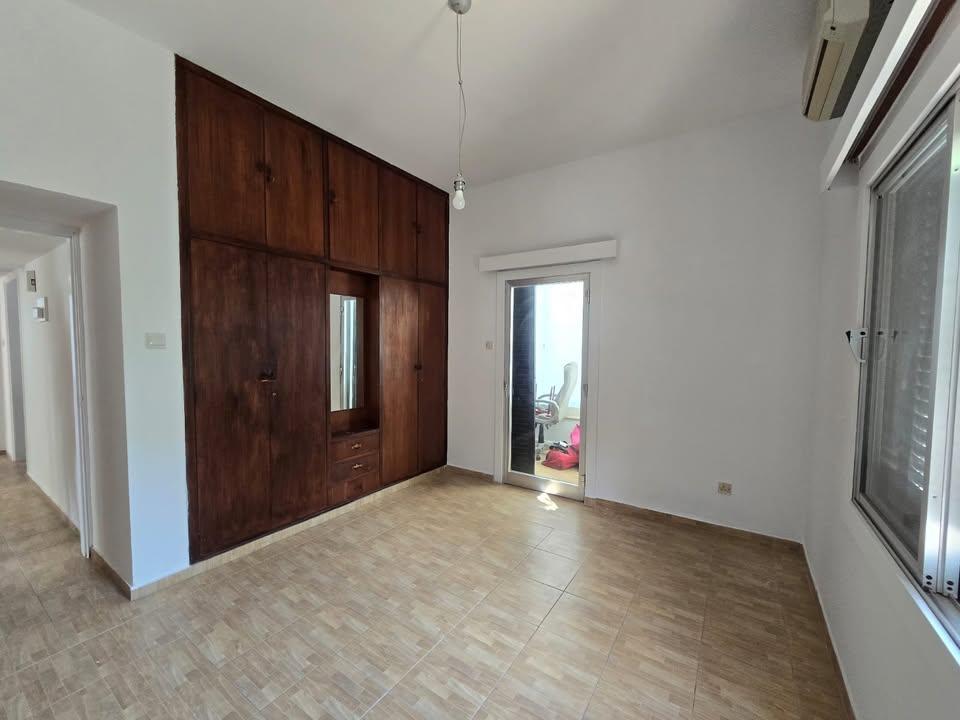 3 Beds 2 Baths House: https://www.facebook.com/marketplace/item/1225569052623149 (www.facebook.com)