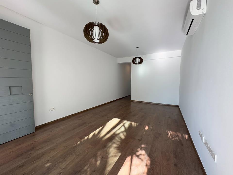2 beds 2 baths Townhouse: https://www.facebook.com/marketplace/item/1658030904917522 (www.facebook.com)