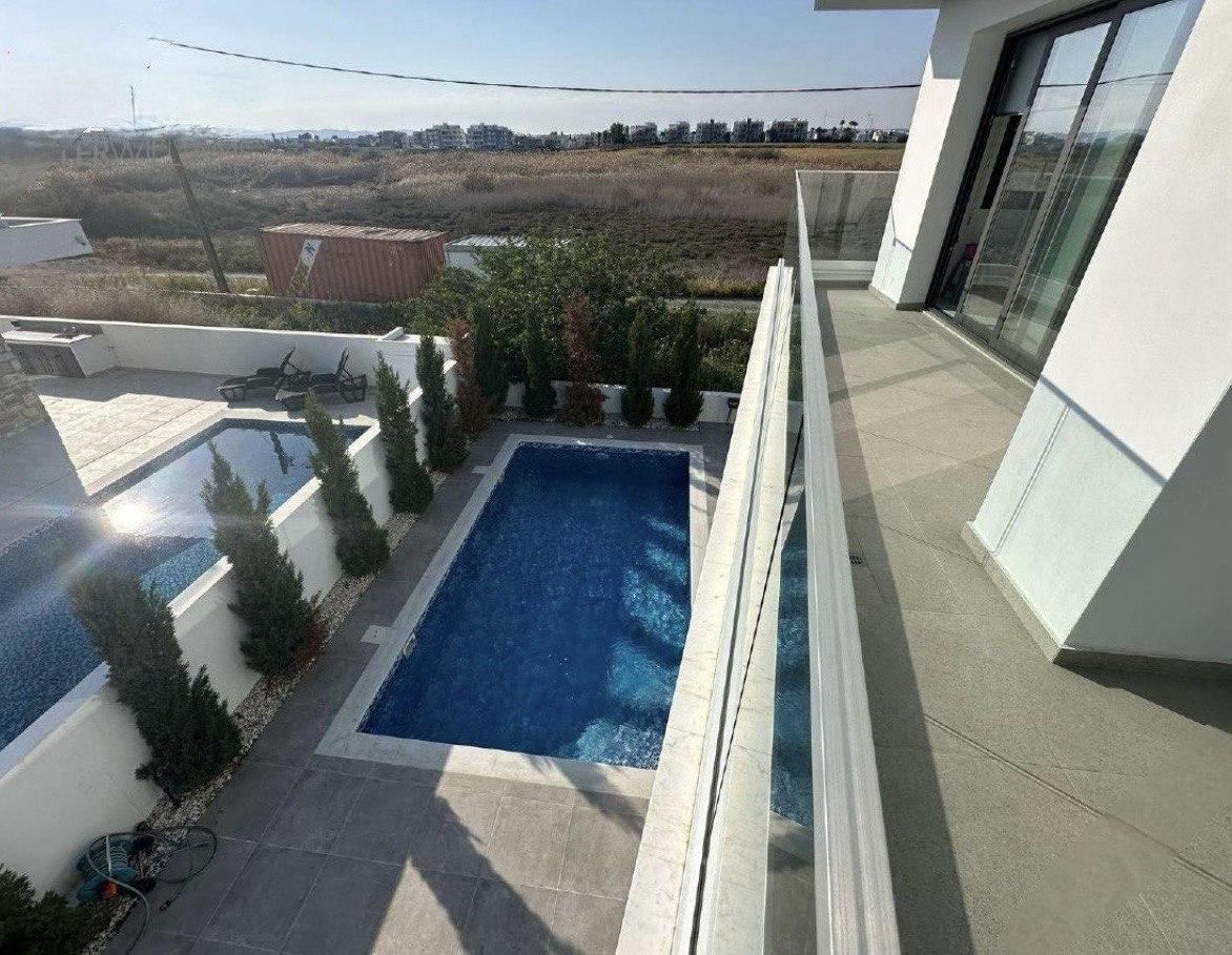 4-bedroom villa in Larnaca №153999: https://dom.com.cy/en/catalog/rent/153999/ (dom.com.cy)