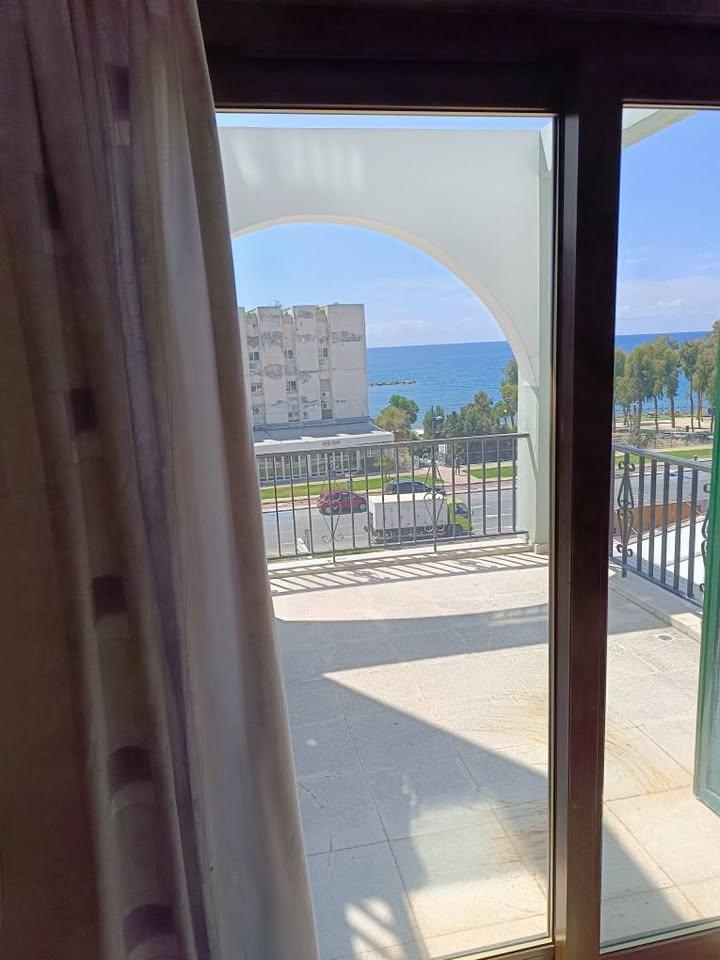 2 bedroom flat: https://www.facebook.com/marketplace/item/1026865659539266 (www.facebook.com)