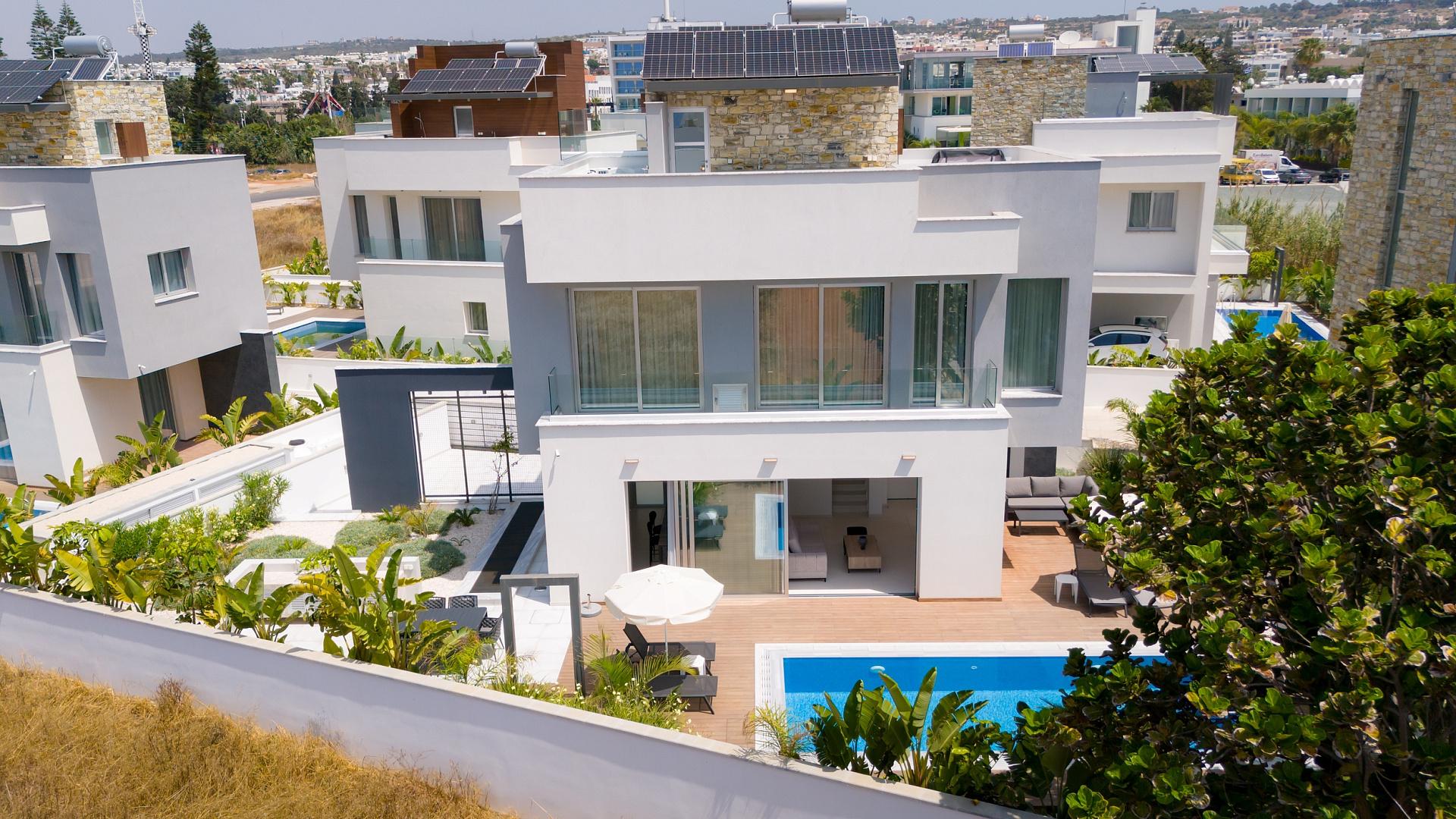 New 4-bedroom villa in Famagusta № 152556: https://dom.com.cy/en/catalog/sale/152556/ (dom.com.cy)