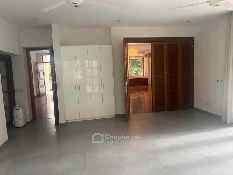 5-bedroom villa to rent: https://www.bazaraki.com/adv/5797692_5-bedroom-villa-to-rent (www.bazaraki.com)