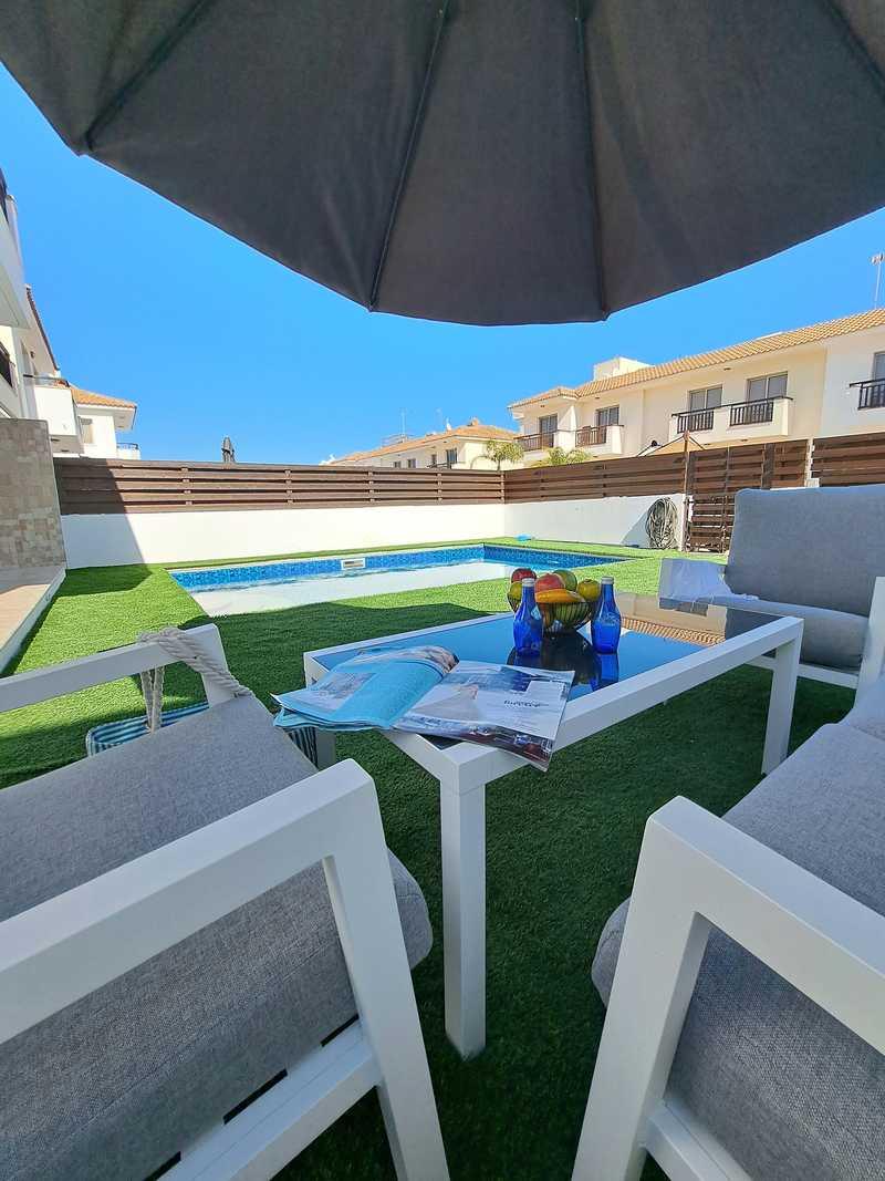Luxury 3 bedroom villa with a pool: https://www.bazaraki.com/adv/5795916_luxury-3-bedroom-villa-with-a-pool (www.bazaraki.com)