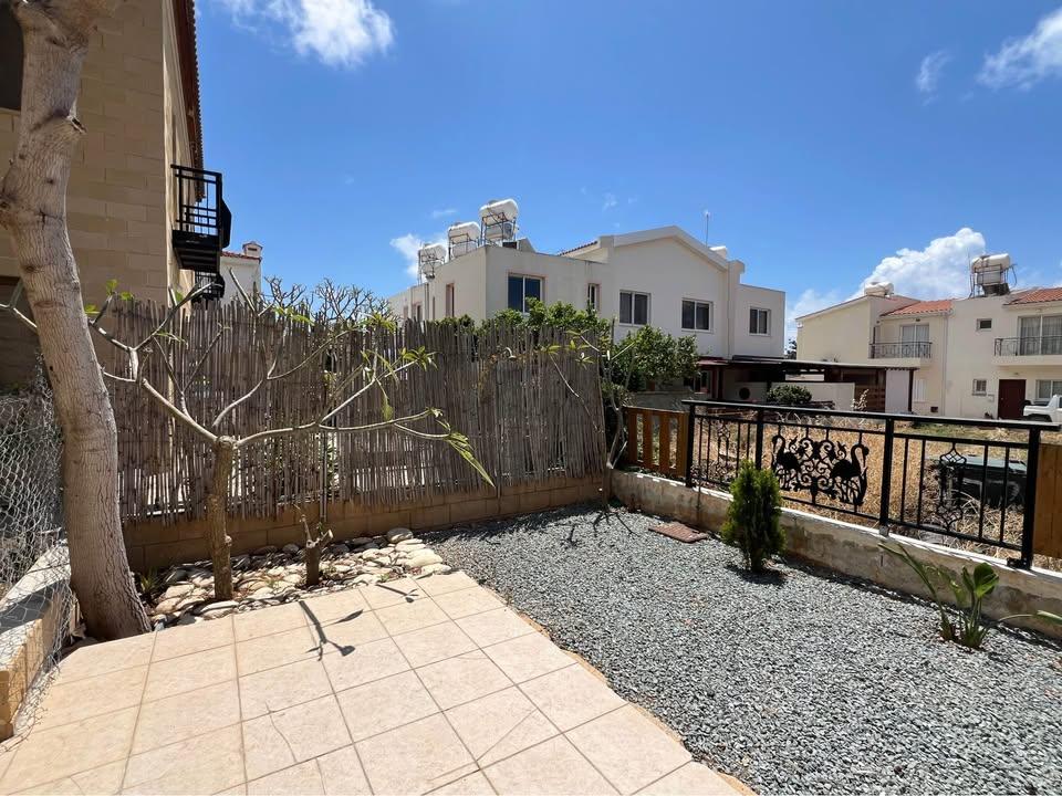 📍Town Centre 3 bedroom house,  Universal: https://www.facebook.com/marketplace/item/576311268331597 (www.facebook.com)
