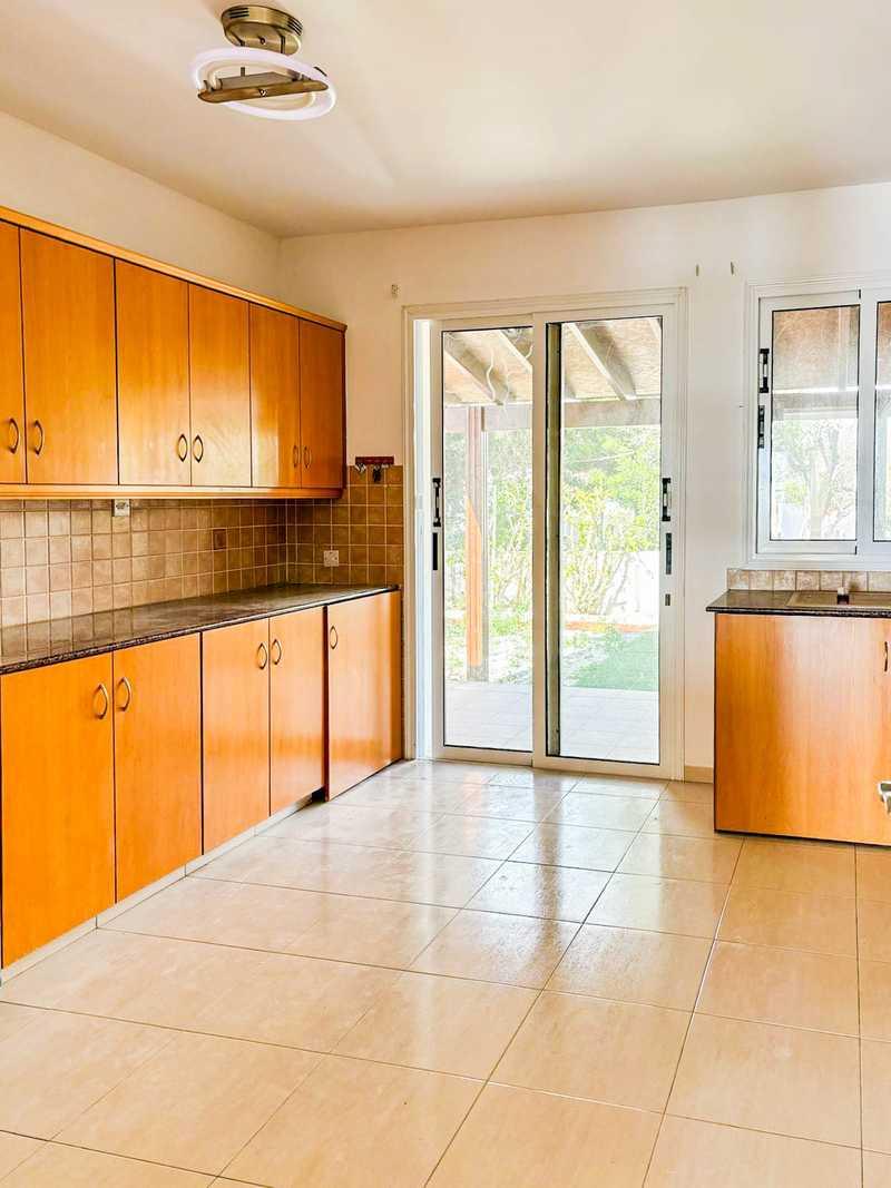 3-bedroom detached house to rent: https://www.bazaraki.com/adv/5798566_3-bedroom-detached-house-to-rent (www.bazaraki.com)