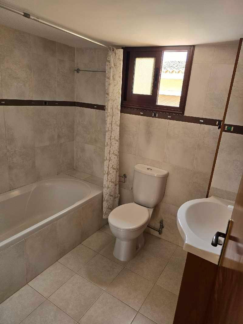 3-bedroom apartment to rent: https://www.bazaraki.com/adv/5796376_3-bedroom-apartment-to-rent (www.bazaraki.com)