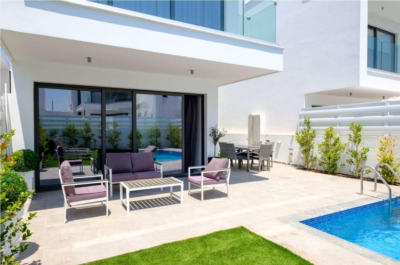 New 5-bedroom villa in Larnaca № 153336: https://dom.com.cy/en/catalog/sale/153336/ (dom.com.cy)