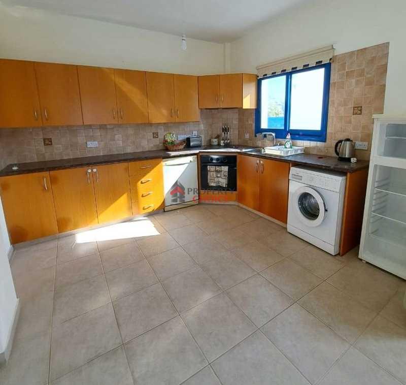 3-bedroom villa for sale: https://www.bazaraki.com/adv/5791701_3-bedroom-villa-for-sale (www.bazaraki.com)